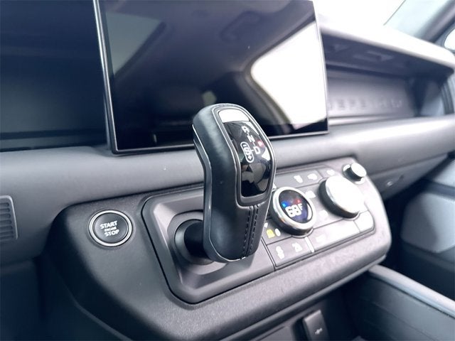 2024 Land Rover Defender X-Dynamic SE
