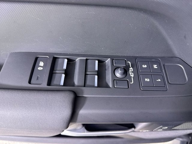 2025 Land Rover Defender S