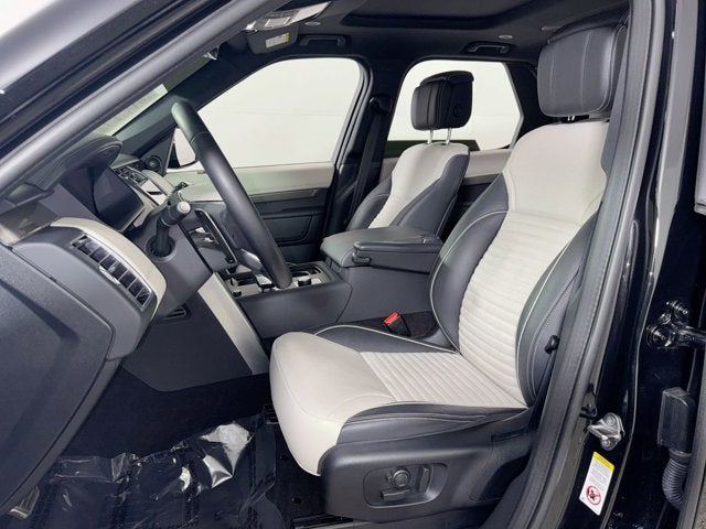 2024 Land Rover Discovery Metropolitan Edition