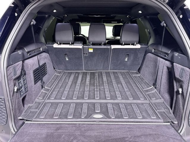 2024 Land Rover Discovery Metropolitan Edition