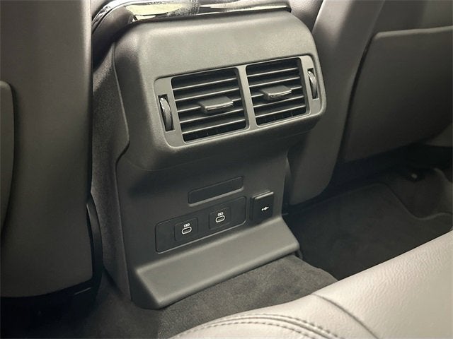 2026 Land Rover Range Rover Velar Dynamic SE