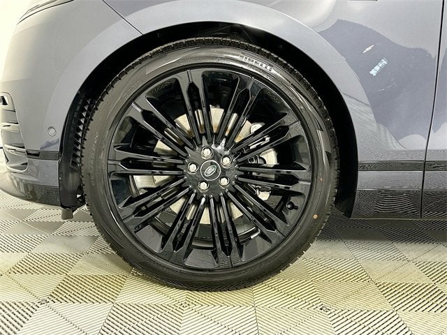 2026 Land Rover Range Rover Velar Dynamic SE