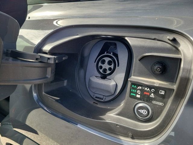 2025 Audi Q6 e-tron Premium Plus