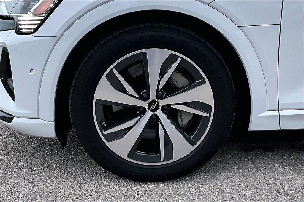 2024 Audi Q8 e-tron Premium Plus quattro