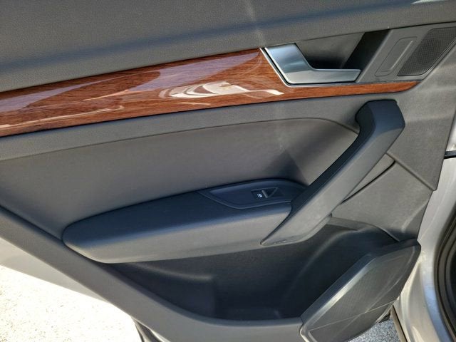 2023 Audi Q5 40 Premium