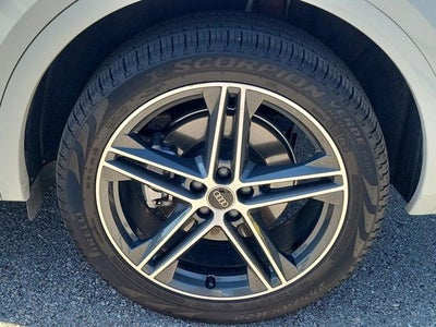 2024 Audi Q5 e 55 Premium Plus