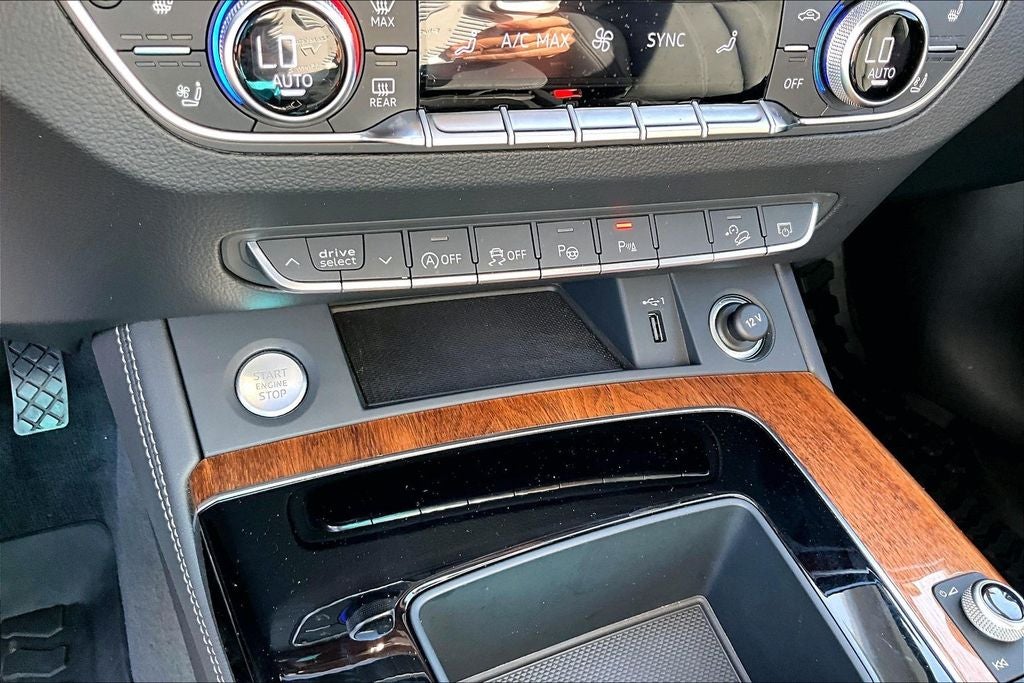 2023 Audi Q5 45 S line Prestige quattro