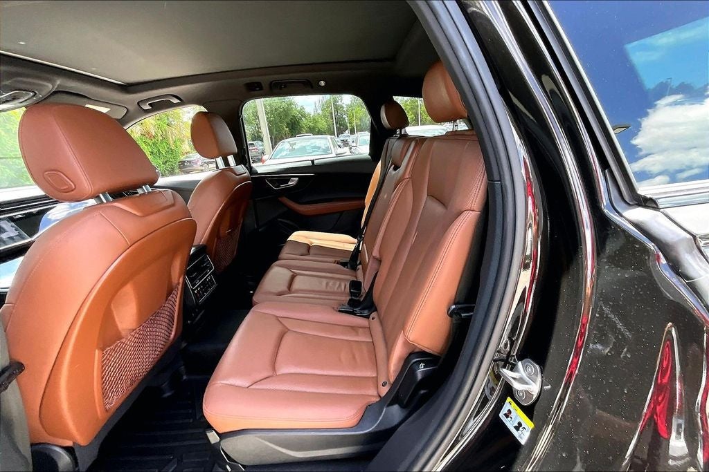2023 Audi Q7 45 Premium Plus quattro