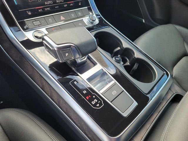 2022 Audi Q7 45 Premium Plus