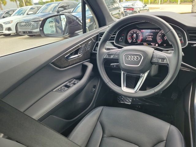 2025 Audi Q7 55 Premium Plus