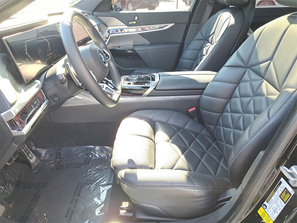 2023 BMW 7 Series 740i