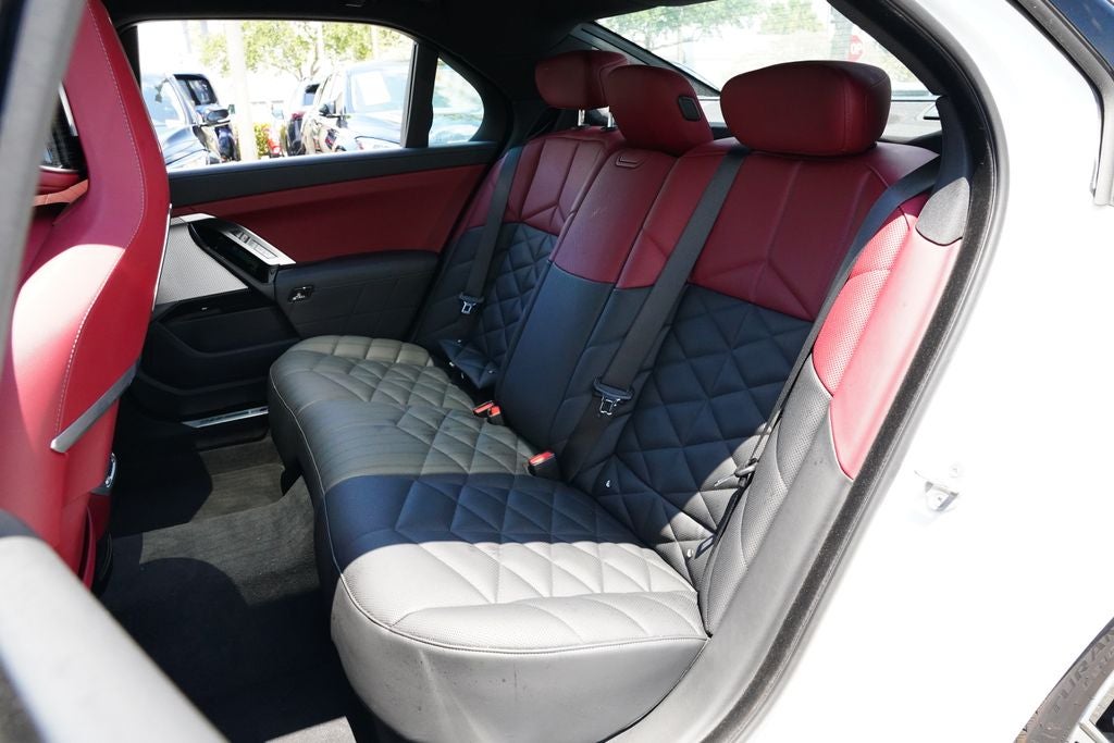 2025 BMW 7 Series 740i xDrive