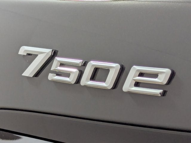 2024 BMW 7 Series 750e xDrive Plug-In Hybrid