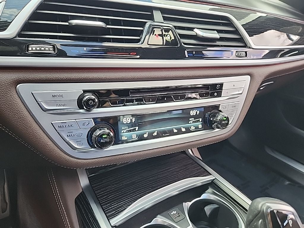 2020 BMW 7 Series 750i xDrive M SPORT, EXECUTIVE PACKAGE, & MORE!!
