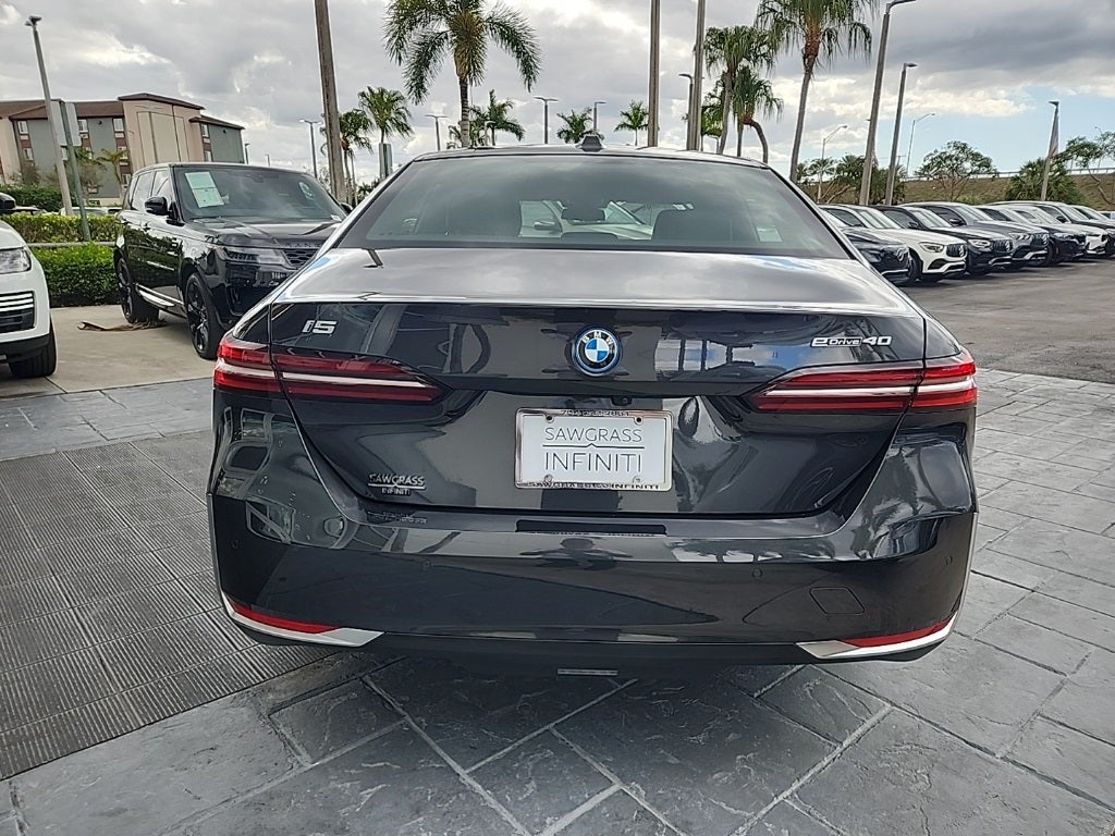 2025 BMW i5 eDrive40