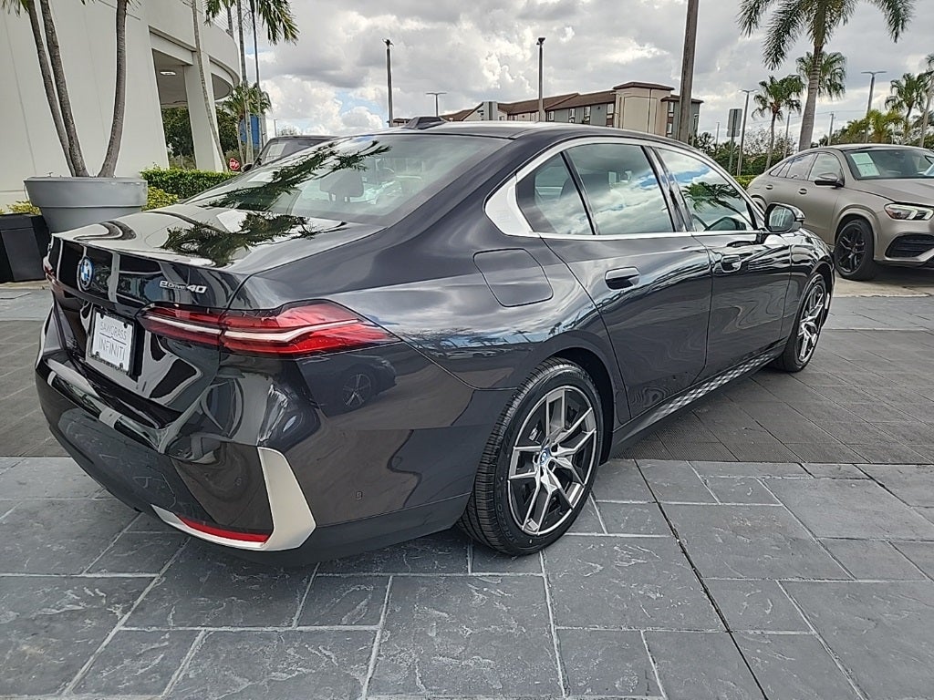 2025 BMW i5 eDrive40