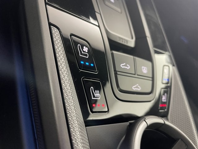 2025 Porsche 911 Carrera