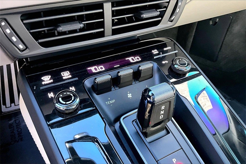 2025 Porsche 911 Carrera 4 GTS