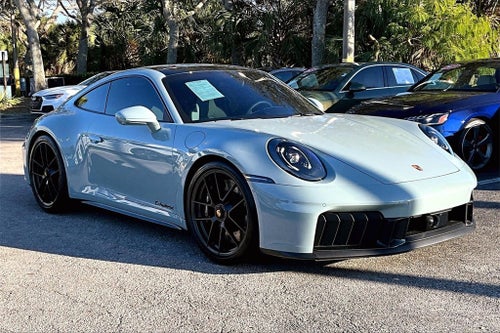 2025 Porsche 911 Carrera 4 GTS