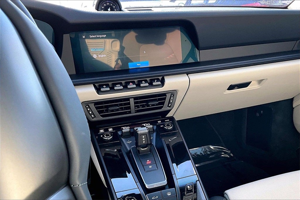 2025 Porsche 911 Carrera 4 GTS