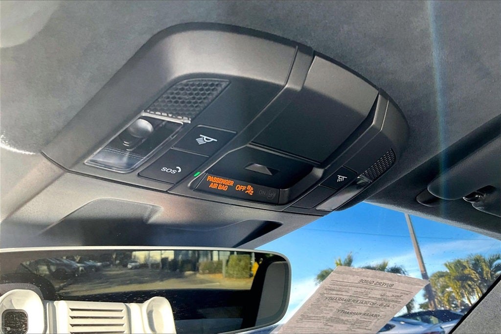 2025 Porsche 911 Carrera 4 GTS