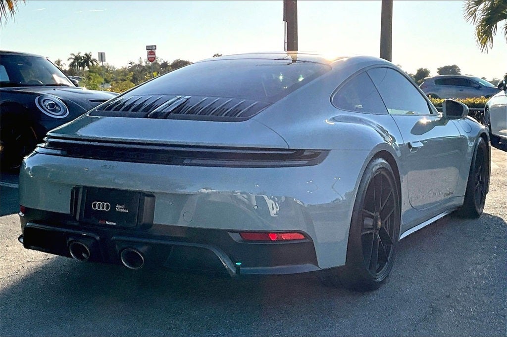 2025 Porsche 911 Carrera 4 GTS