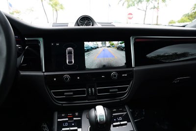 2022 Porsche Macan Base
