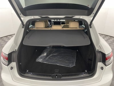 2021 Porsche Macan Base