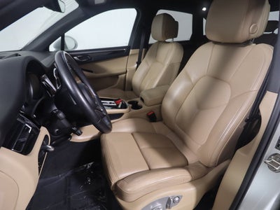 2023 Porsche Macan Base