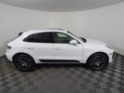 2023 Porsche Macan Base