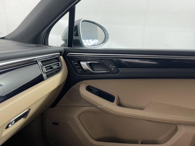 2021 Porsche Macan Base