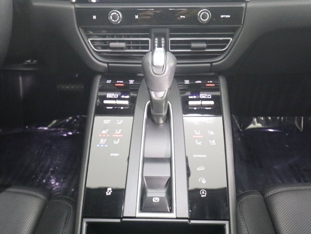 2023 Porsche Macan Base