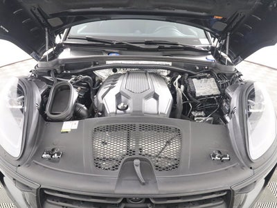 2023 Porsche Macan Base