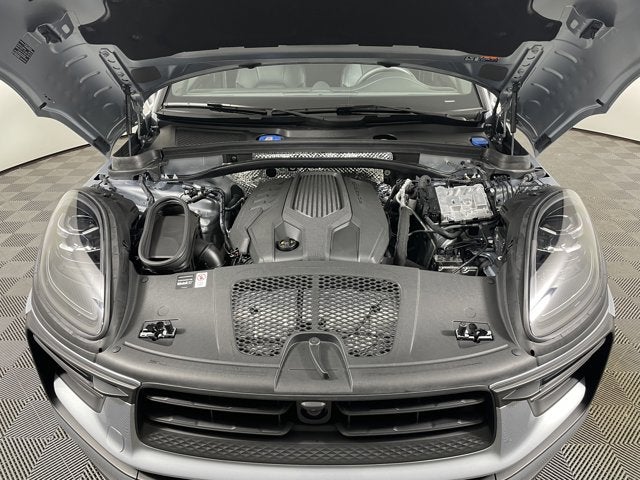 2025 Porsche Macan Base