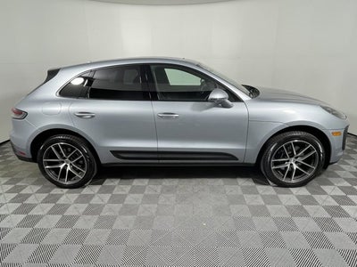 2025 Porsche Macan Base