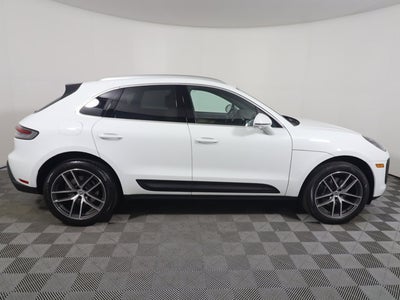 2023 Porsche Macan Base