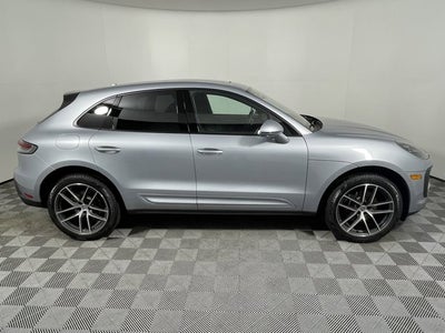 2025 Porsche Macan Base