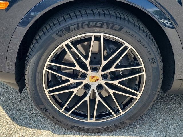 2024 Porsche Cayenne Base