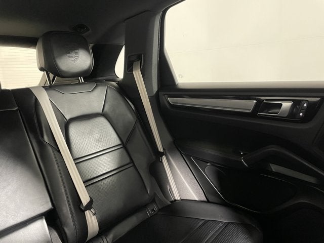 2023 Porsche Cayenne Platinum Edition