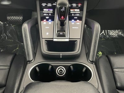 2023 Porsche Cayenne Platinum Edition