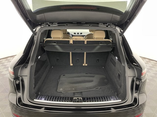 2023 Porsche Cayenne Platinum Edition