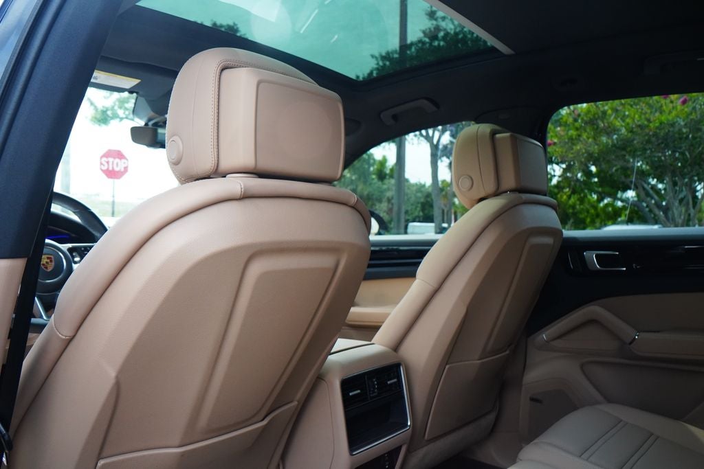 2022 Porsche Cayenne Base