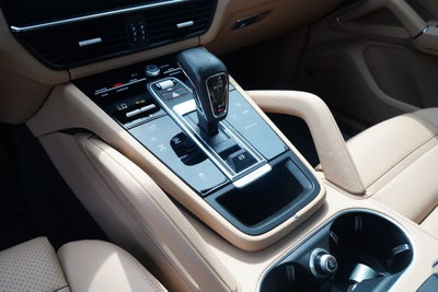 2022 Porsche Cayenne Base