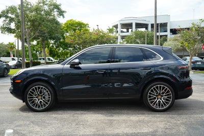 2022 Porsche Cayenne Base
