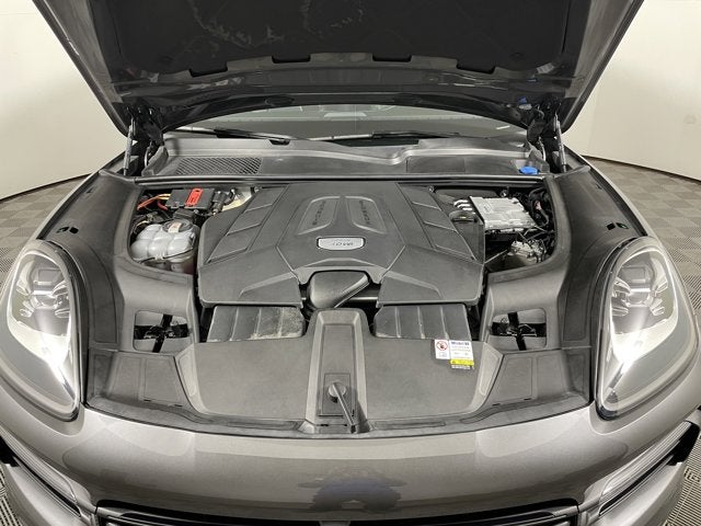 2023 Porsche Cayenne Base