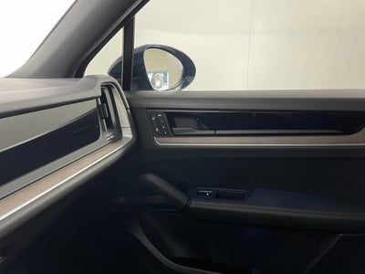 2024 Porsche Cayenne Base
