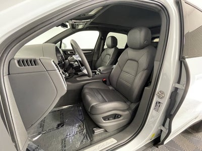 2023 Porsche Cayenne Platinum Edition