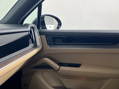 2025 Porsche Cayenne Base