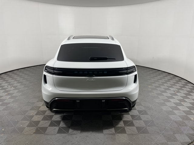 2025 Porsche Macan Electric Turbo