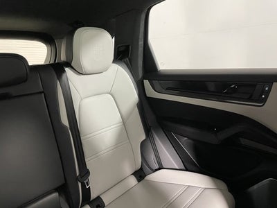 2025 Porsche Cayenne GTS